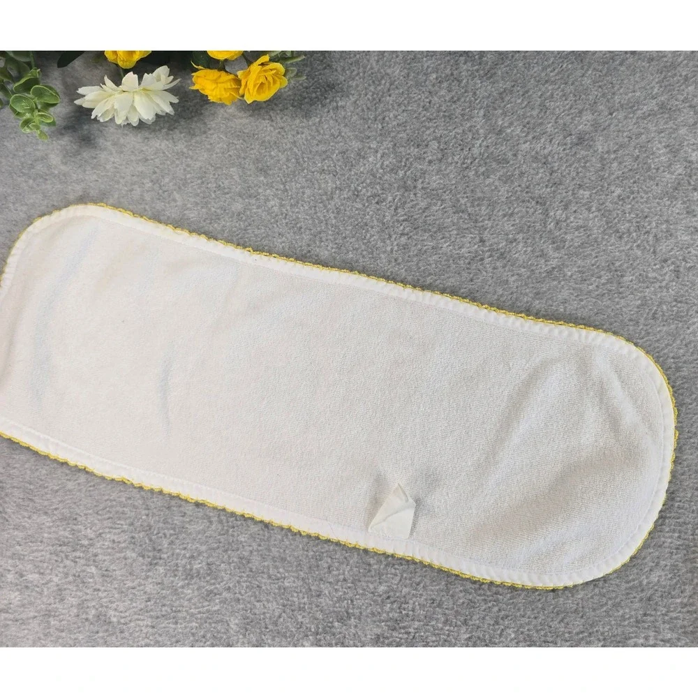 Vintage Gerber Baby Bib and Burp Cloth Set White Yellow Giraffe Embroidery 90s